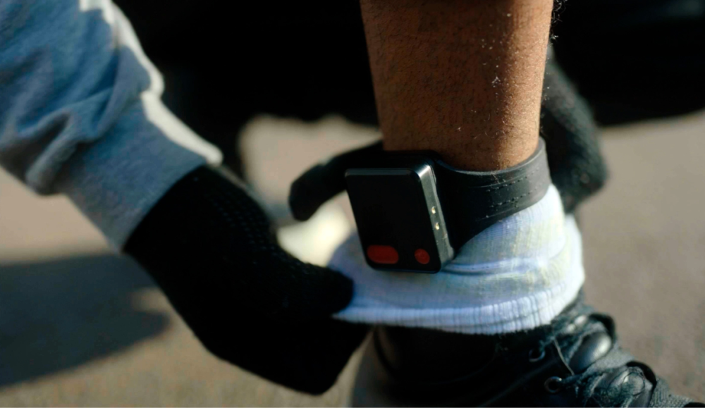 Ankle bracelet gps clearance tracker